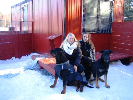 images/Emma%20och%20Emelie.JPG